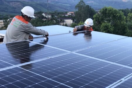 giá pin năng lượng mặt trời